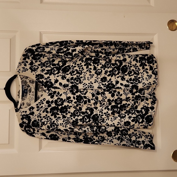 Basic Editions Black Floral Print Long Sleeve Cotton Button Front Sweater Size M - Picture 2 of 8